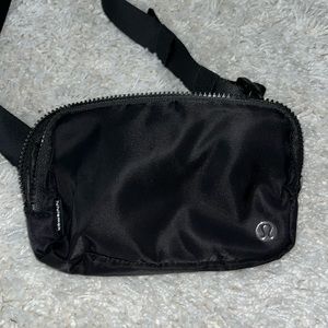 Lululemon Everywhere Belt Bag 1L